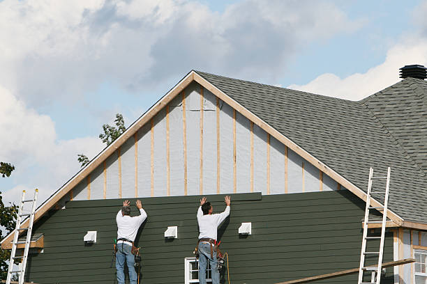 Professional Siding Contractor technician working in Round Hill, VA